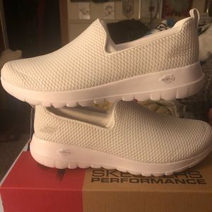 New Gen 5 Skechers Performance